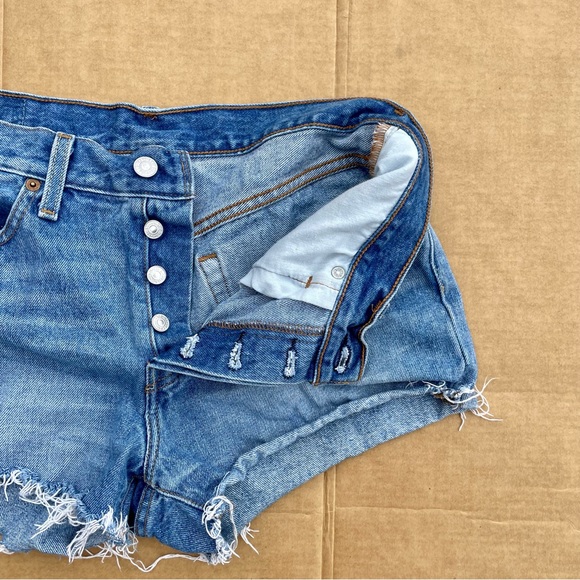 Levi’s Levi Strauss Button Fly Blue Jean Denim Cut Off Raw Hem Shorts Sz 27 - Picture 5 of 11